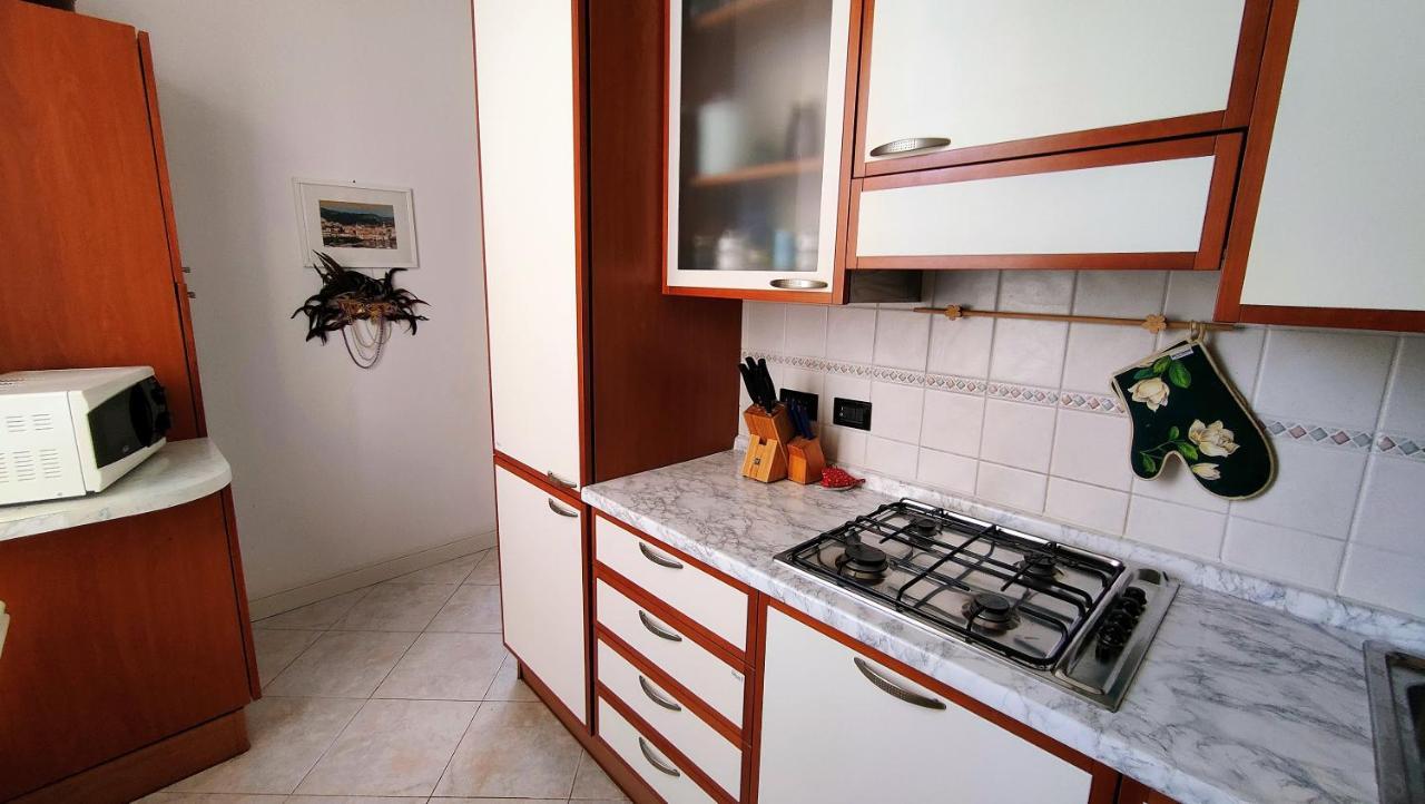 Ferienwohnung Un Balcone In Pineta Fezzano  Exterior foto